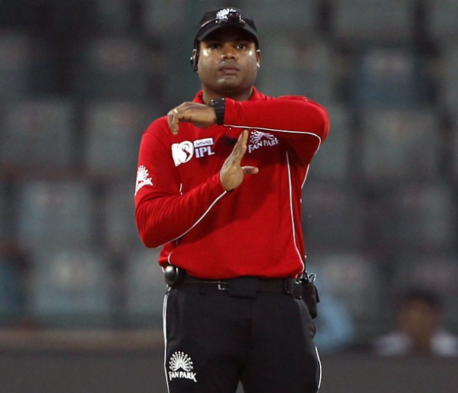 Indian umpire Nitin menon out of Ipl 2021 due to personal reason.