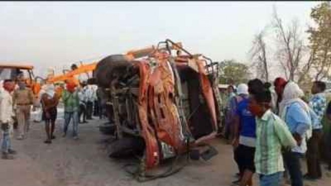 24 people died in UP, in a truck accident