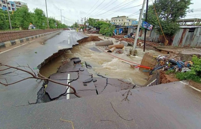 Heavy rains hits Warangal District 