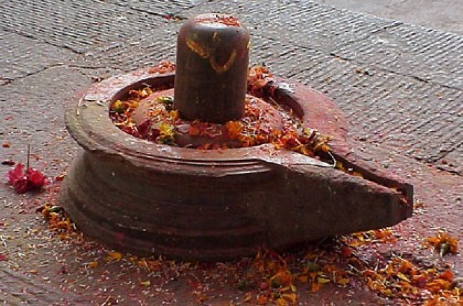 Rakthabhishekam offered to lord shiva after killing three 