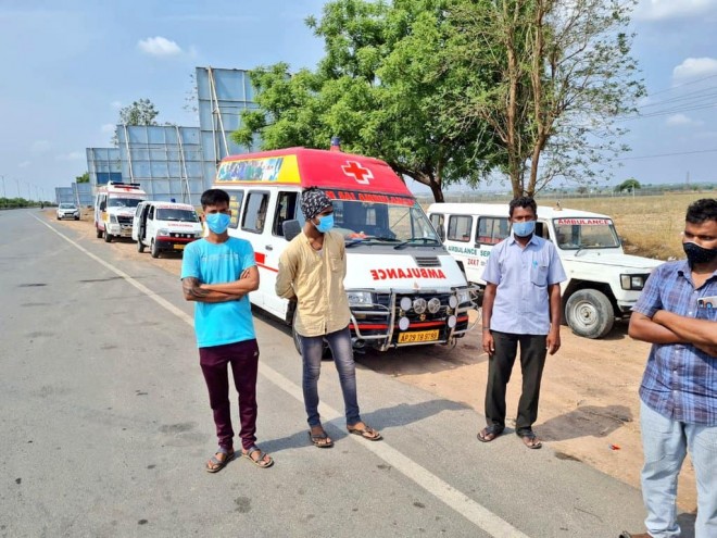 Telangana police stopped ambulances t the Andhra Pradesh-Telangana border yet again.