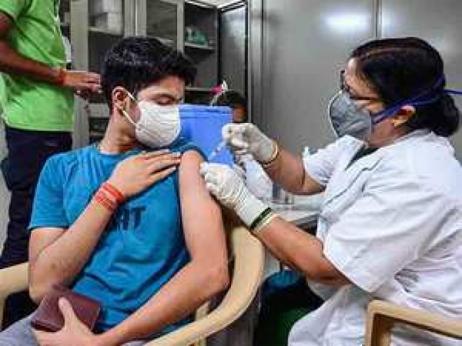 Vaccination started for people above 18 in Delhi
