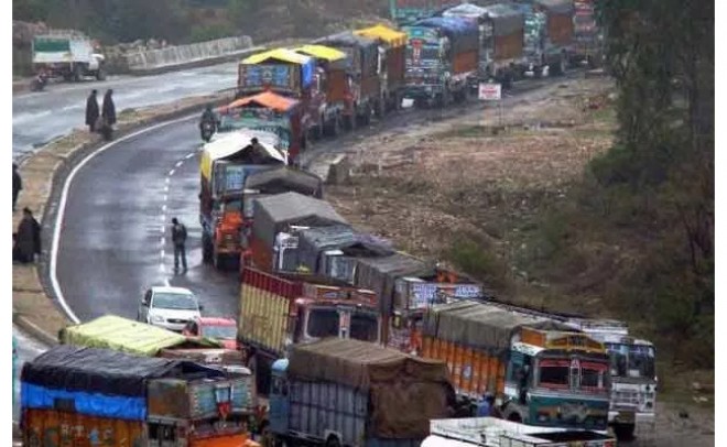 Jammu-Srinagar NH remains closed for third day