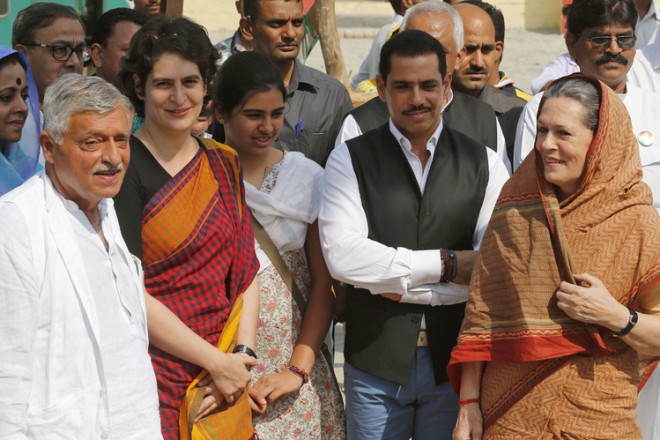  Happy to be surrounded by 4 strong women: Vadra's message for Women's Day